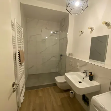 Temporary * 阿沙芬堡